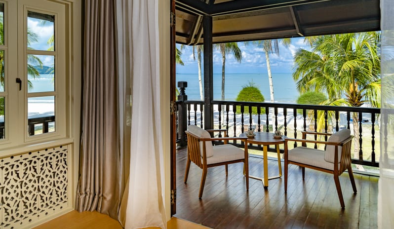 asia-holidays-malaysia-langkawi-pelangi-beach-resort-spa-langkawi-seaview-room-upstairs